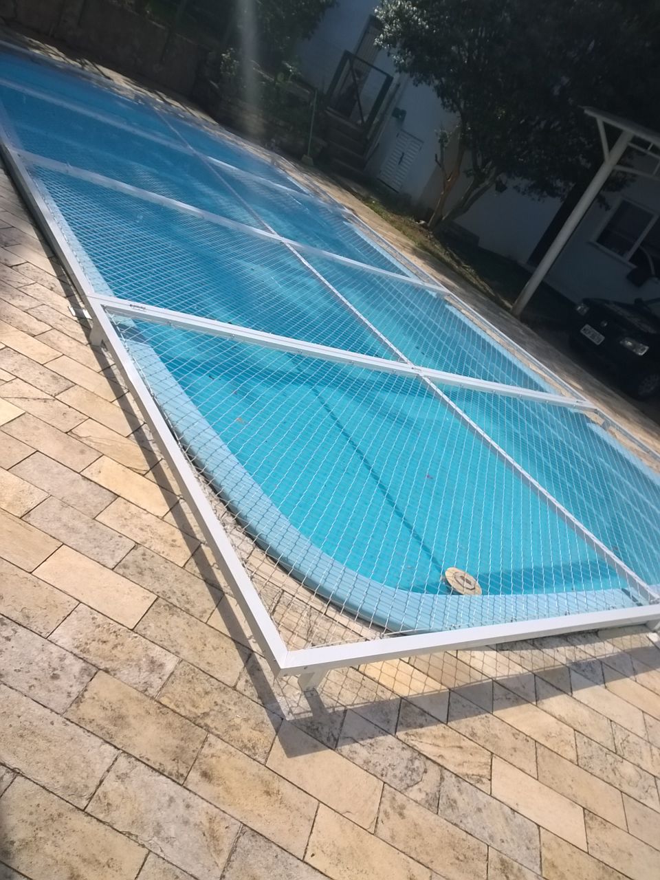 Tela de proteção em piscina